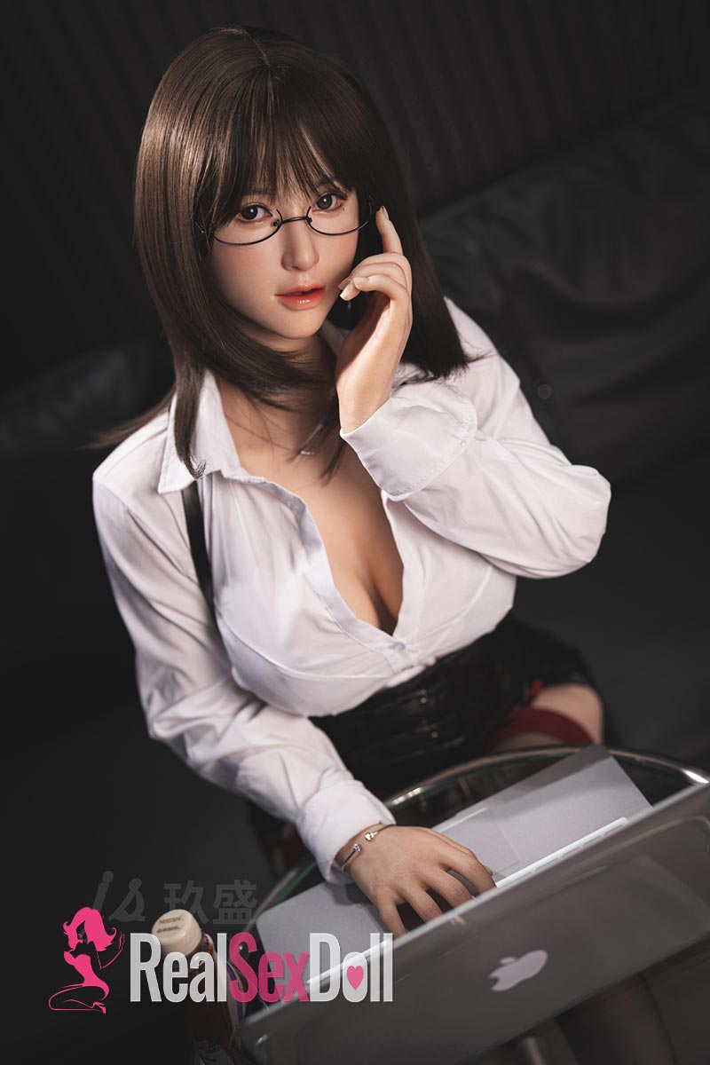 160cm / 5ft3 E-Cup Full Silicone Sexy Love Doll Yuka vista 4