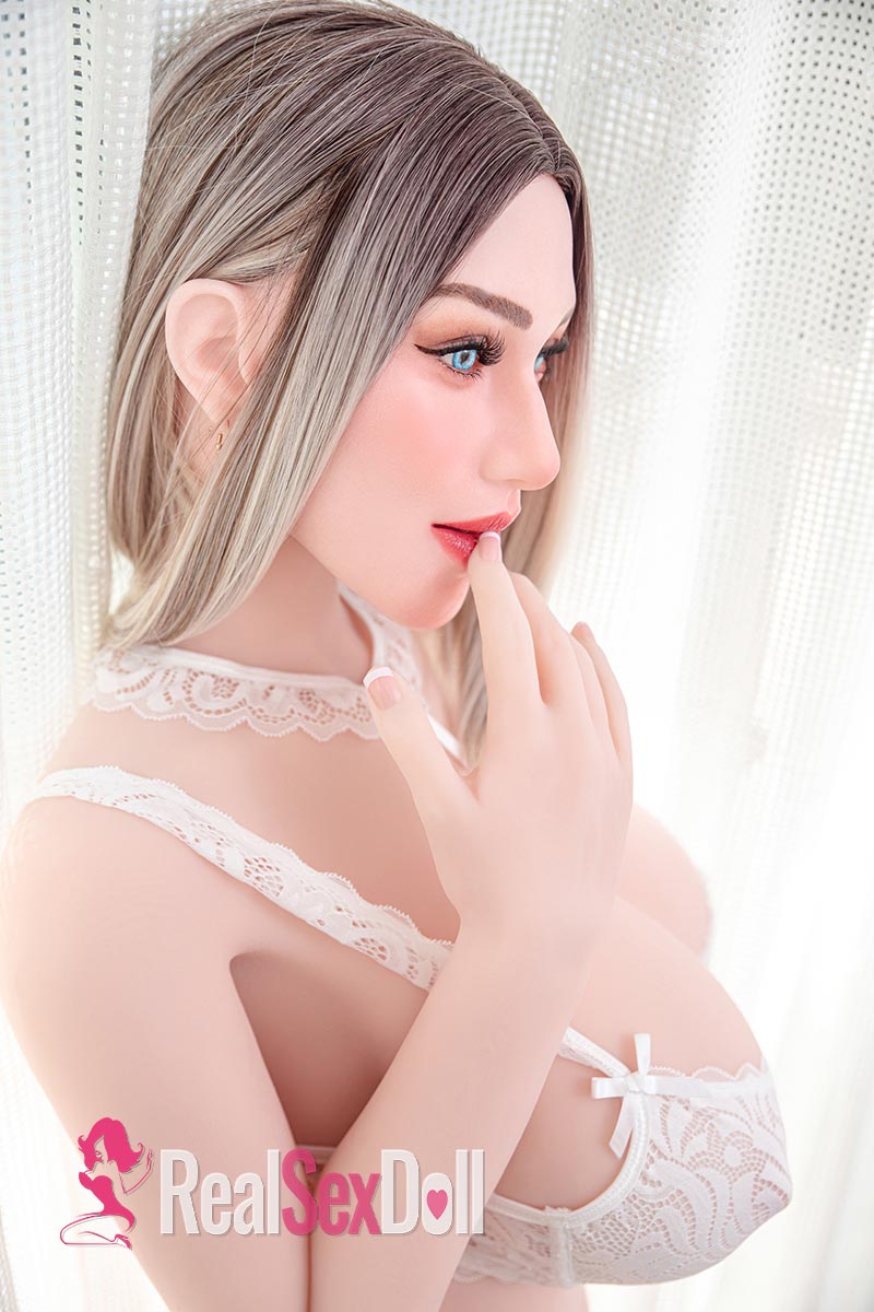 159cm / 5ft2 Climax Pro Series MILF Hybrid Sex Doll Ava vista 8