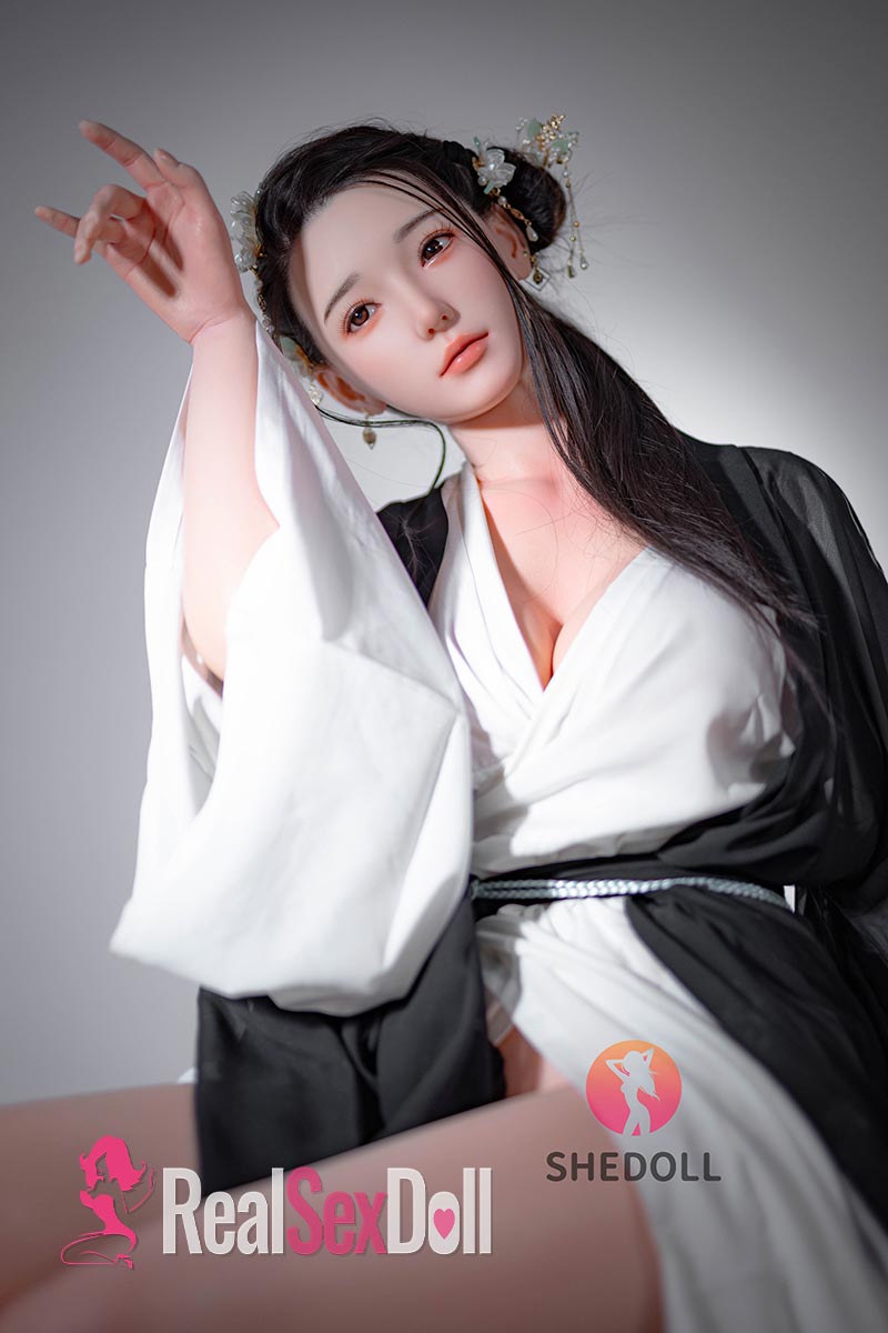 165cm / 5ft5 E-cup Curvy Asian Love Doll Achu vista 2