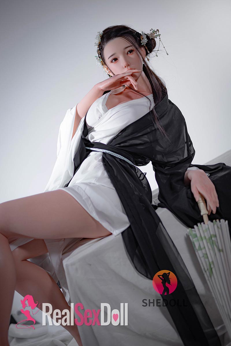 165cm / 5ft5 E-cup Curvy Asian Love Doll Achu vista 3