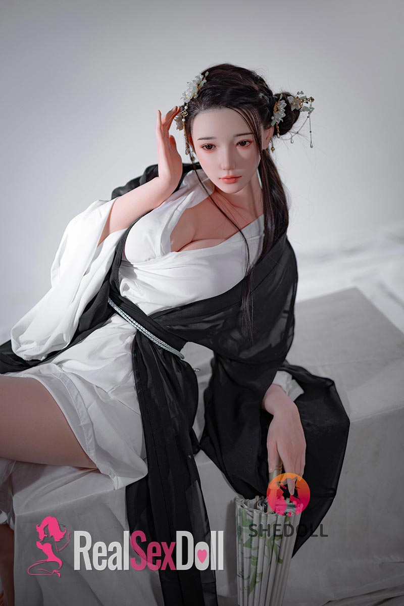165cm / 5ft5 E-cup Curvy Asian Love Doll Achu vista 4