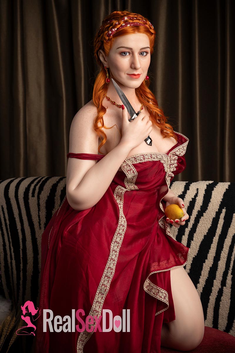 165cm / 5ft5 G-Cup Realistic MILF Silicone / Hybrid Sex Doll Lucretia vista 3