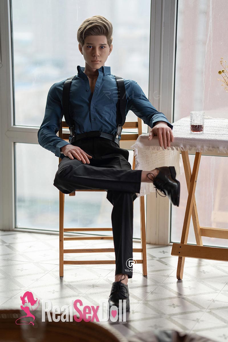 175cm / 5ft7 Male Silicone / Hybrid Sex Doll Ronin vista 3