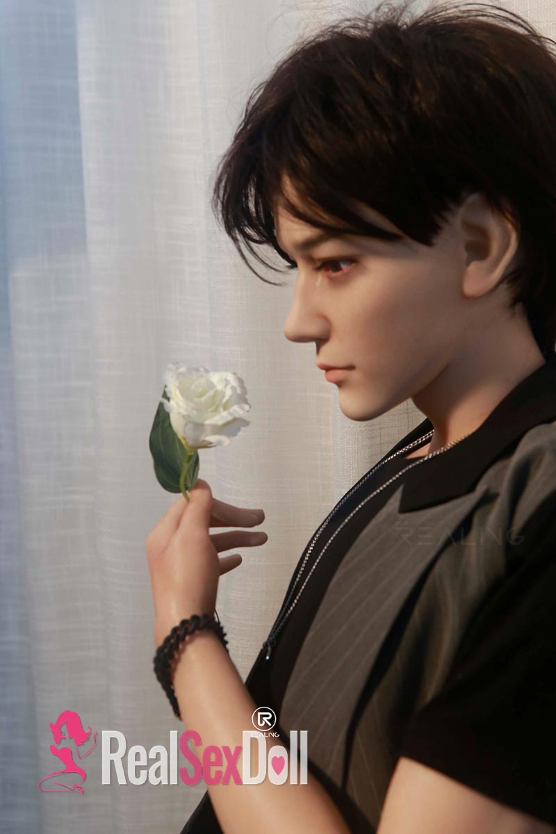 170cm / 5ft7 Male Silicone Sex Doll Kirin vista 4