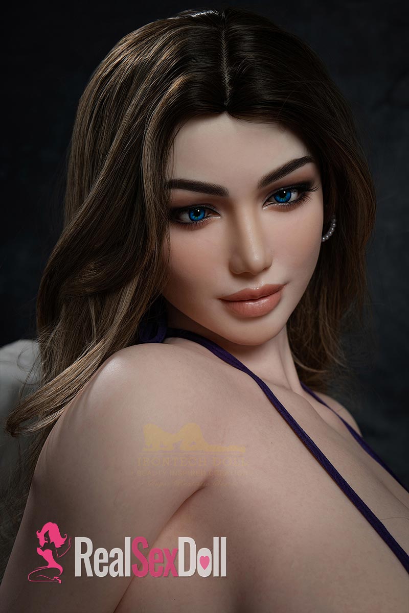 160cm / 5ft3 Silicone Sex Doll Celine with Head S13 vista 2