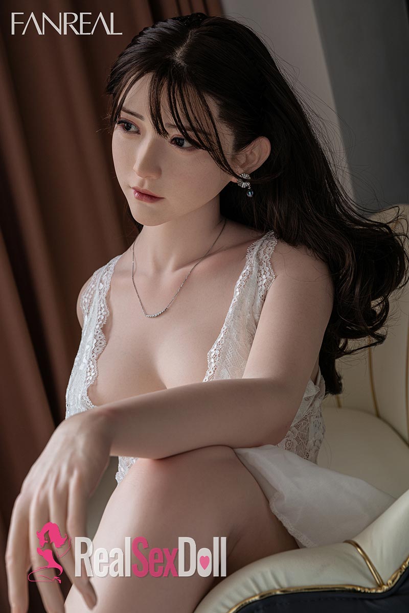 162cm / 5ft4 C-Cup Asian Silicone Sex Doll Xue vista 2