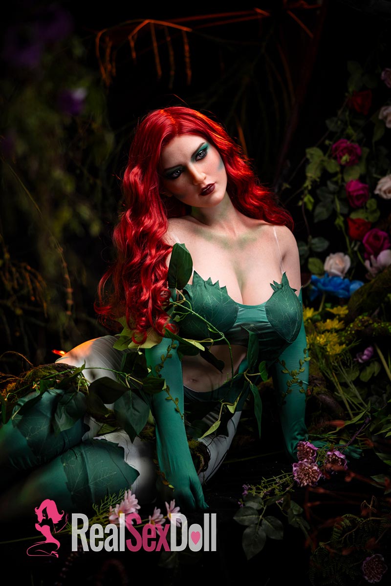 165cm / 5ft5 G-Cup Halloween Realistic Silicone / Hybrid Sex Doll Bella vista 4