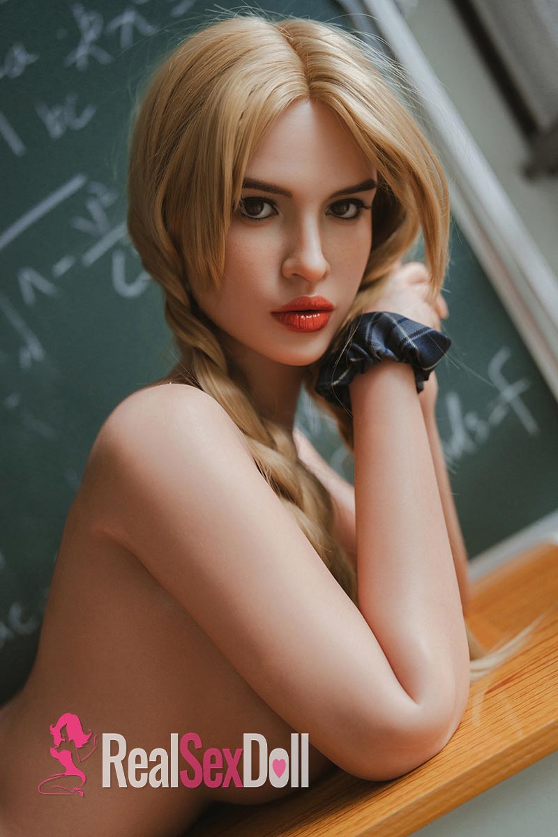 170cm / 5ft7 E-Cup Silicone Sex Doll Chloe With ROS Head T24 vista 8
