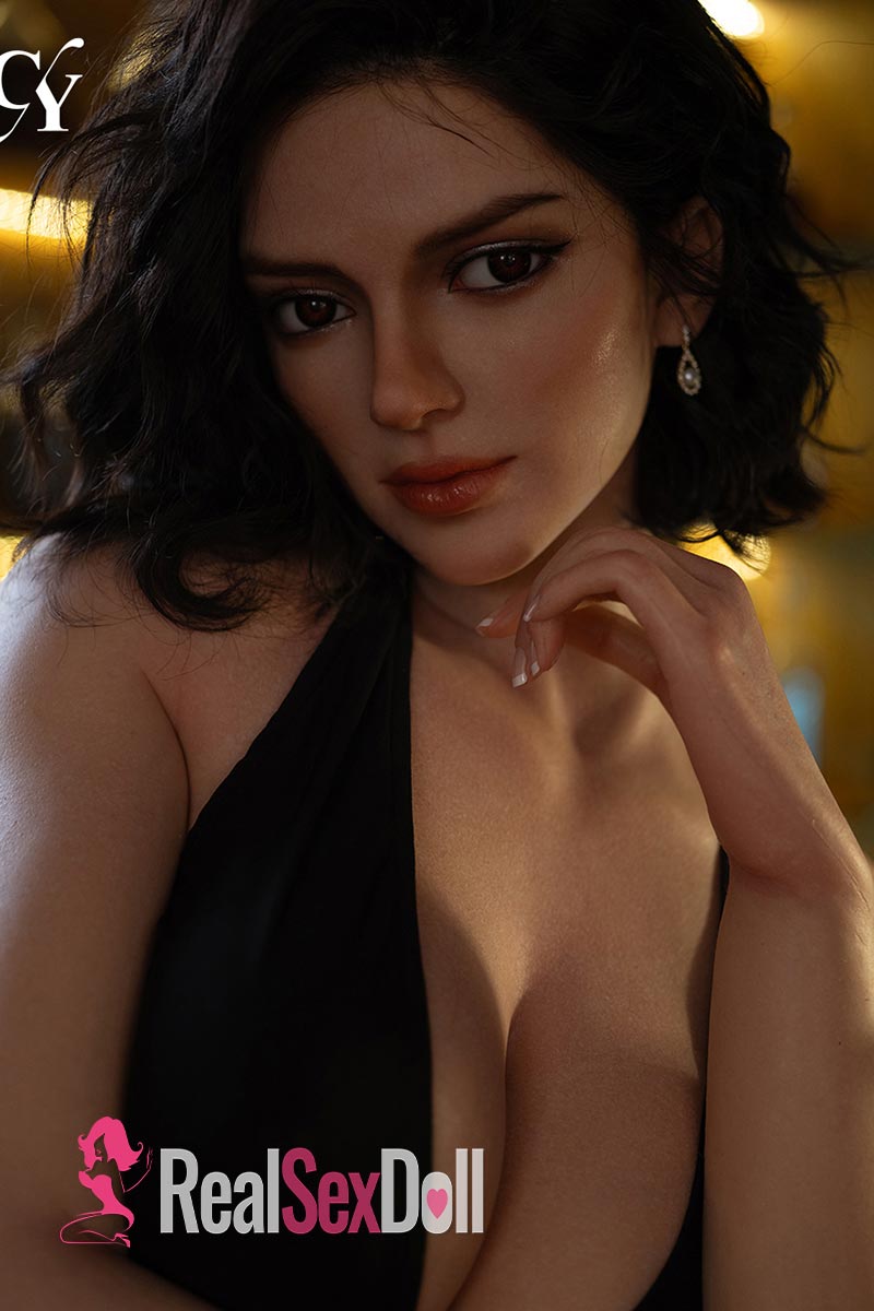 176cm / 5ft9 E-Cup Silicone Sex Doll Hannah vista 8