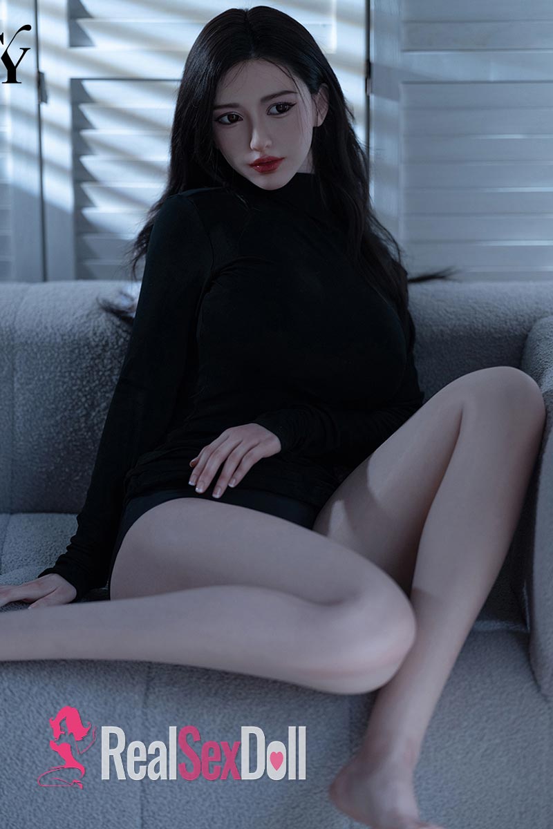 167cm / 5ft6 D-Cup Silicone Sex Doll Rui vista 4