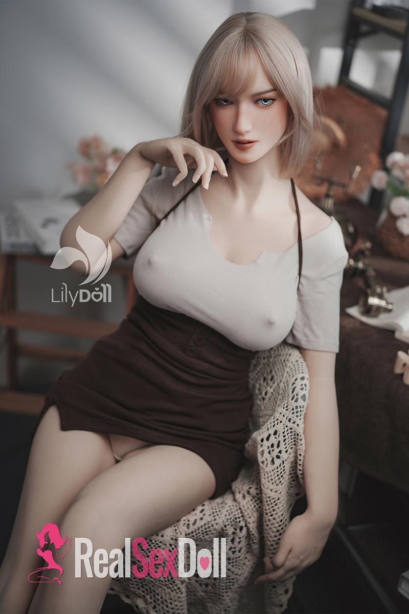 168cm / 5ft6 F-cup Hybrid Sex Doll Selene-B with Head LH033A-B vista 3