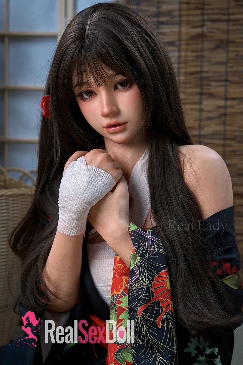 150cm / 4ft11 Silicone Sex Doll Evie with Head T4 vista 3