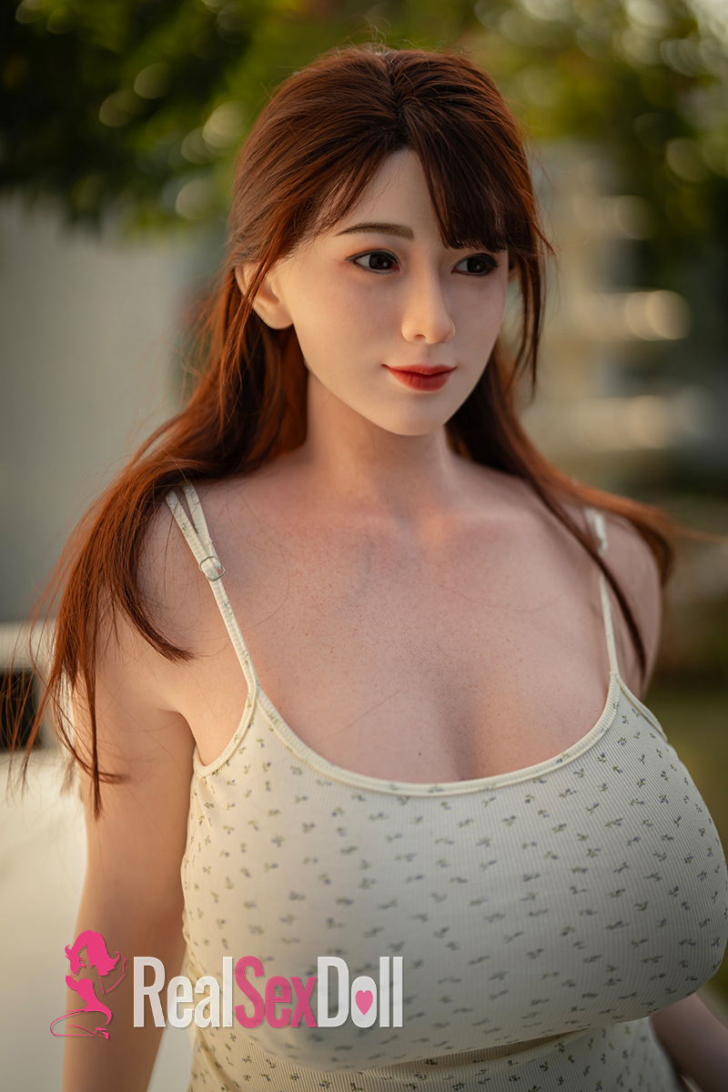 168cm / 5ft6 H-Cup Hybrid / Silicone Sex Doll Hao vista 4
