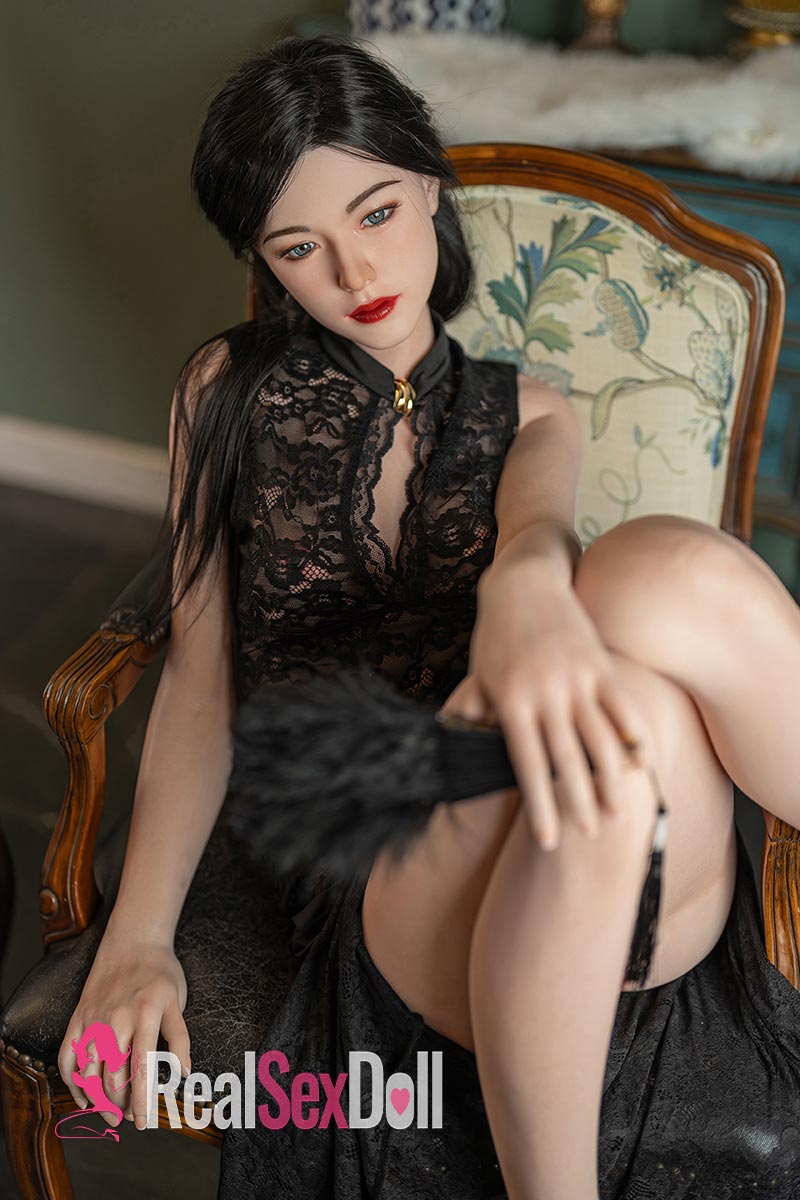 176cm / 5ft9 C-Cup Silicone / Hybrid Sex Doll Kelly vista 2
