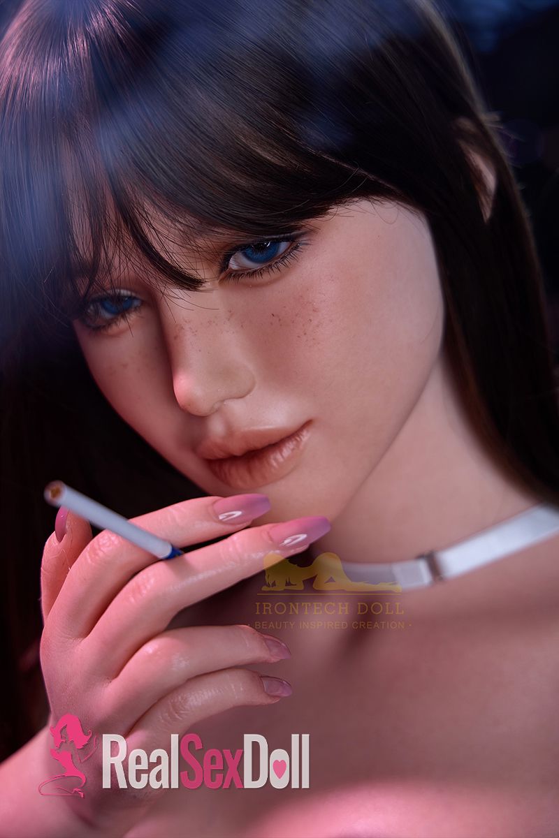 164cm / 5ft4 Seamless Neck Silicone Sex Doll Celine with Head S13, Natural Skin vista 8