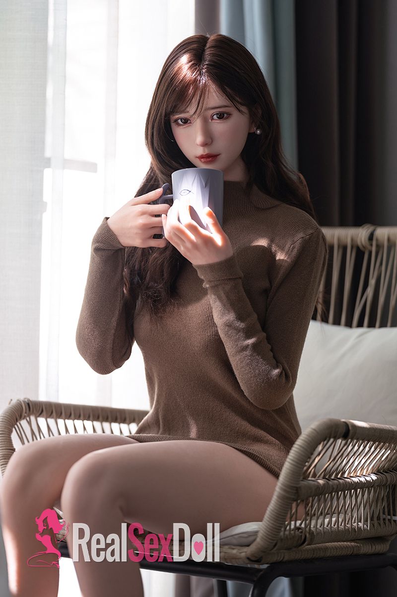 168cm / 5ft6 F-Cup Silicone Sex Doll Una vista 7