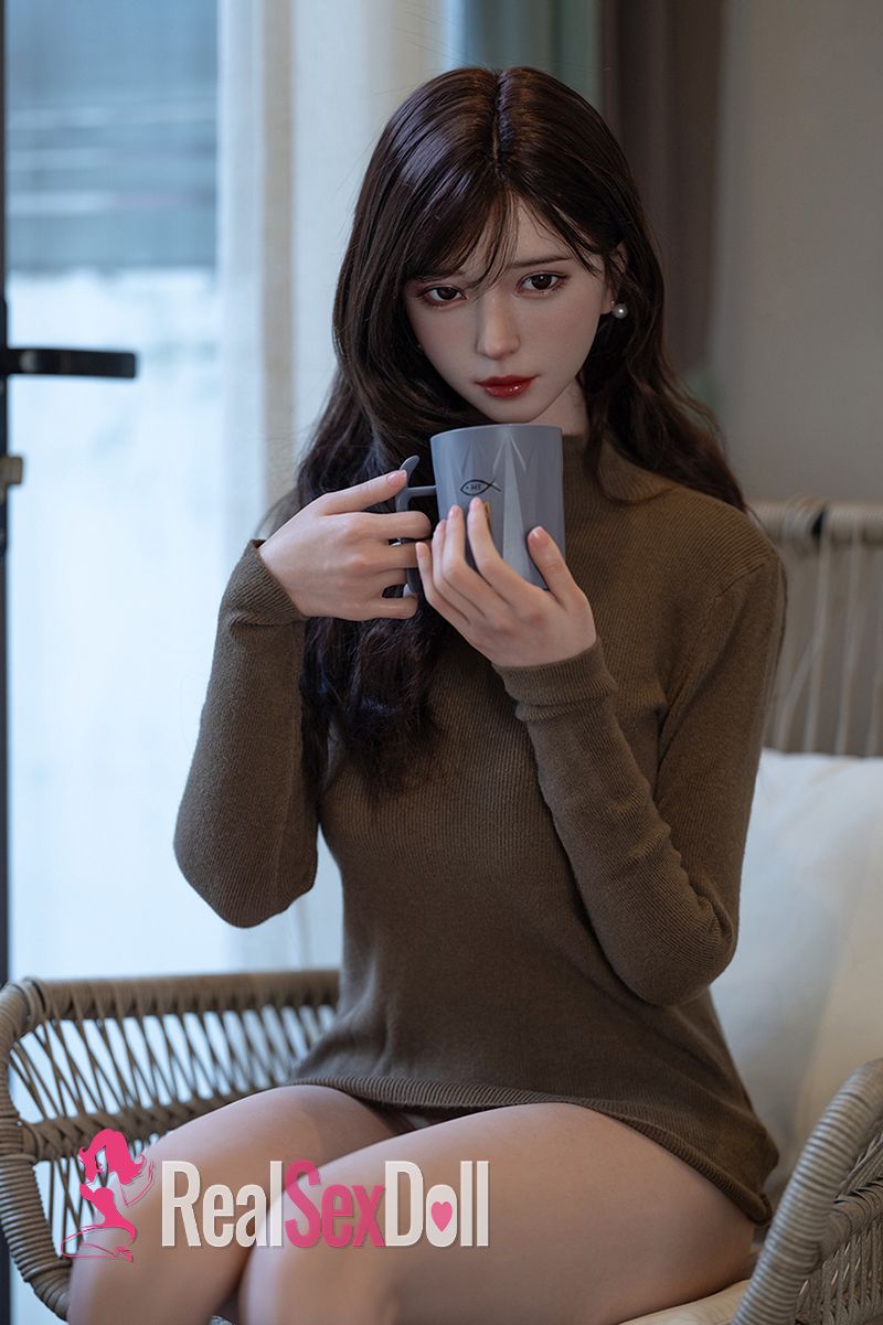 168cm / 5ft6 F-Cup Silicone Sex Doll Una vista 2