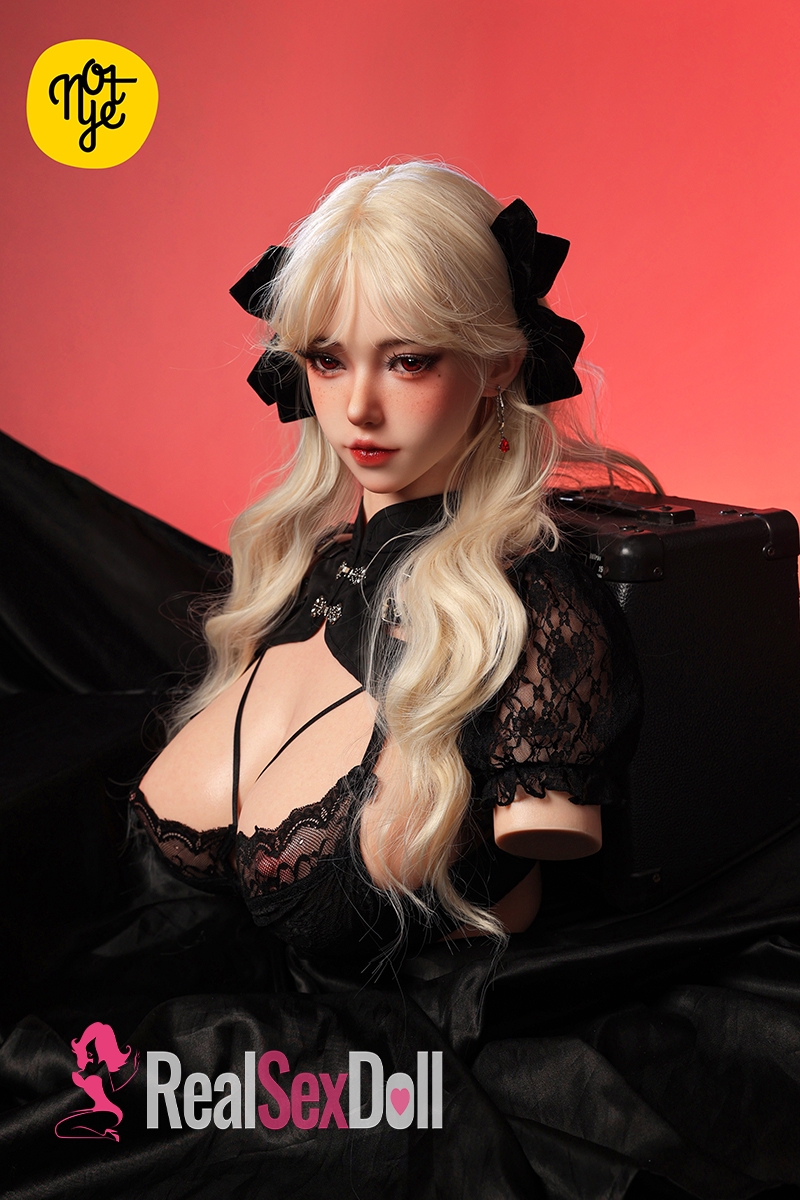 40cm / 15.7 Real Skin Texture Silicone Sex Doll Torso S5-3 (with Head Linsha)
