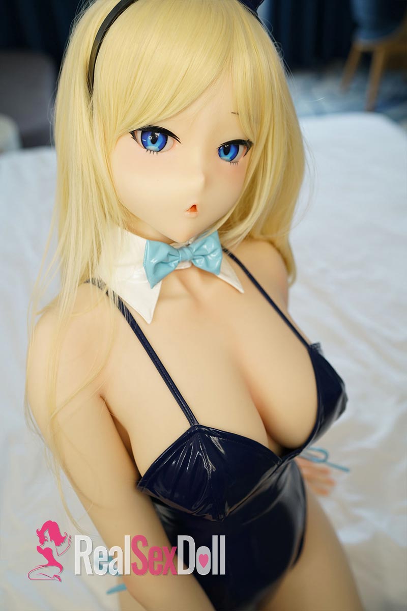 148cm/4ft10 F-Cup Anime Silicone Sex Doll Azuka vista 3