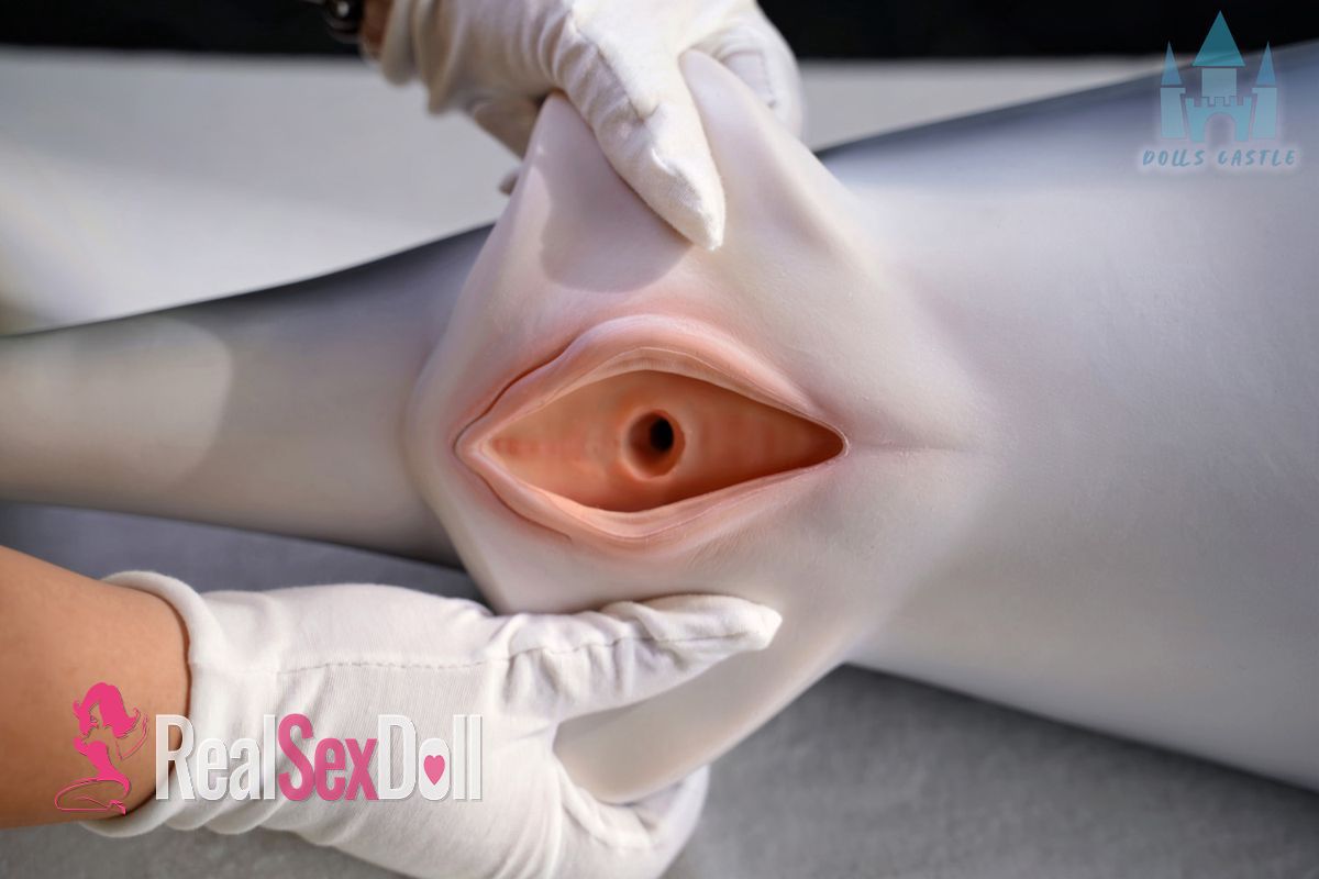 110cm/3ft9 Furry Shark Silicone Sex Doll vista 8